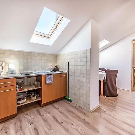 Lovely In Apartment *