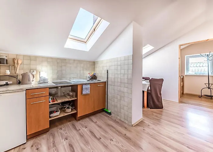 Lovely In Apartment *